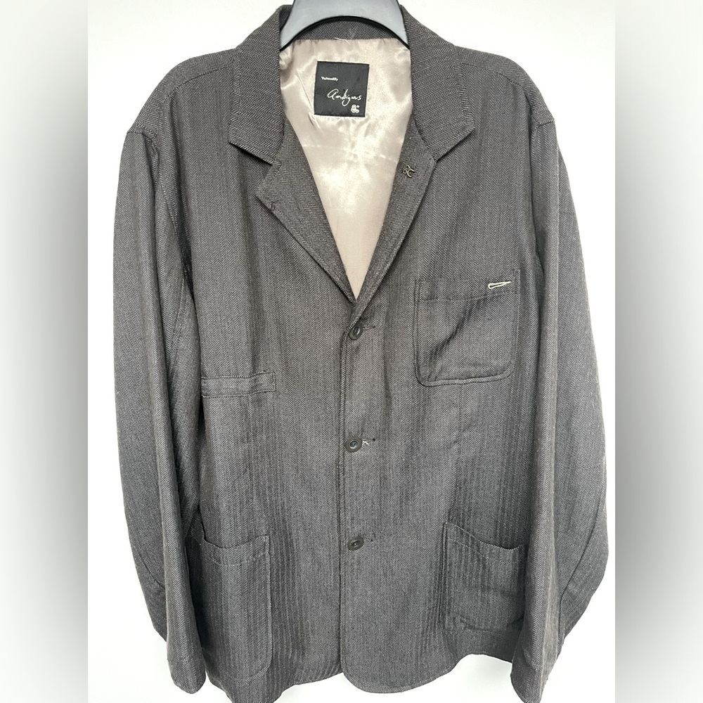 Ambiguous brand loose fit casual blazer.
